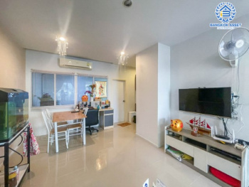 *****ทาวน์เฮ้าส์มือสองย่านกรุงเทพมหานคร ม.แฮปปี้วิลล์ เทิดราชัน-ดอนเมือง เนื้อที่ 17.9 ตร.ว. ฟังก์ชัน 3 ห้องนอน 2 ห้องน้ำ 2 ที่จอดรถ แถมฟรี! 2 เครื่องปรับอากาศ 1 เครื่องทำน้ำอุ่น บนทำเลเชื่อมต่อทั้งถ.วิภาวดี, ถ.สรงประภา, ถ.ศรีสมาน ใกล้สนามบินดอนเมือง รถไฟฟ้าสายสีแดง "สถานีดอนเมือง" และทางด่วน "ศรีสมาน"